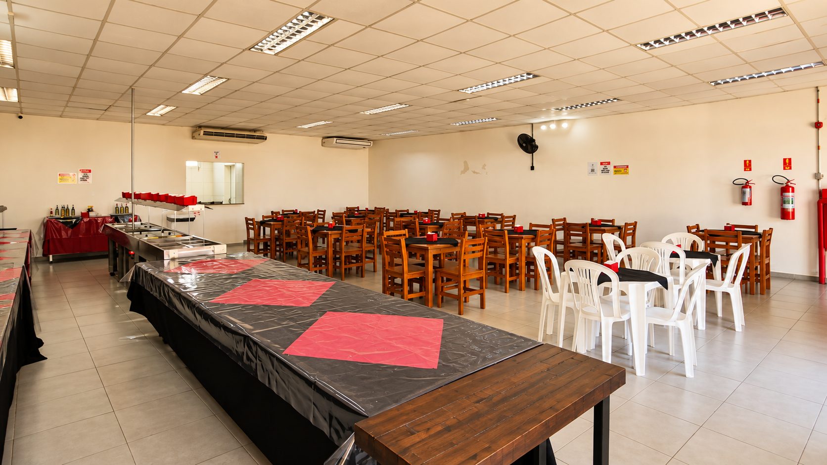 Salão de refeições e buffet